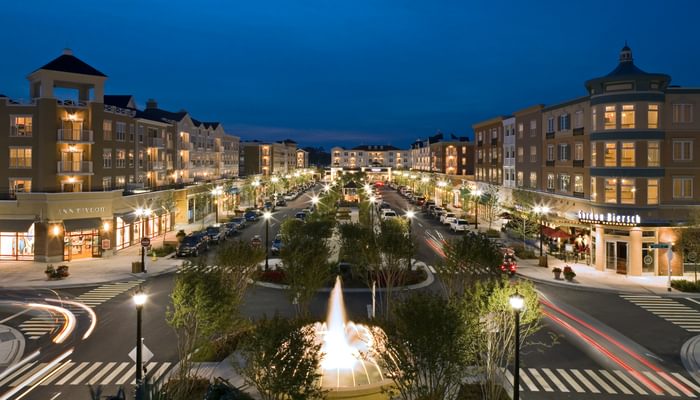 Night shot of Reed Avenue